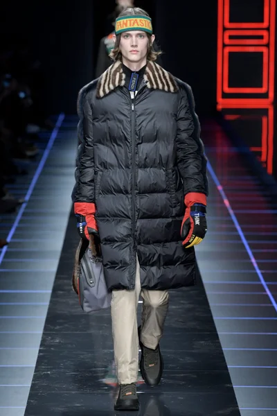 Look 39